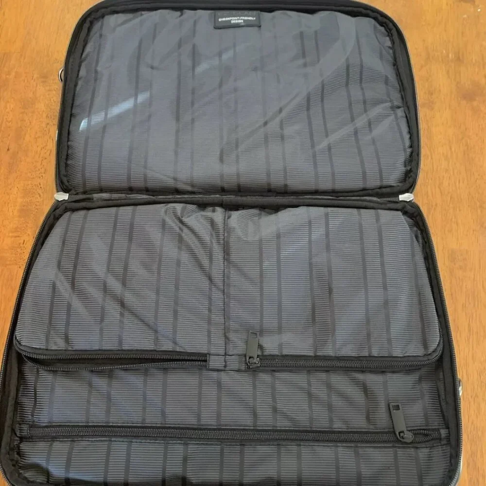 New Kenneth Cole Reaction  R-Tech Computer Case Black Laptop Bag